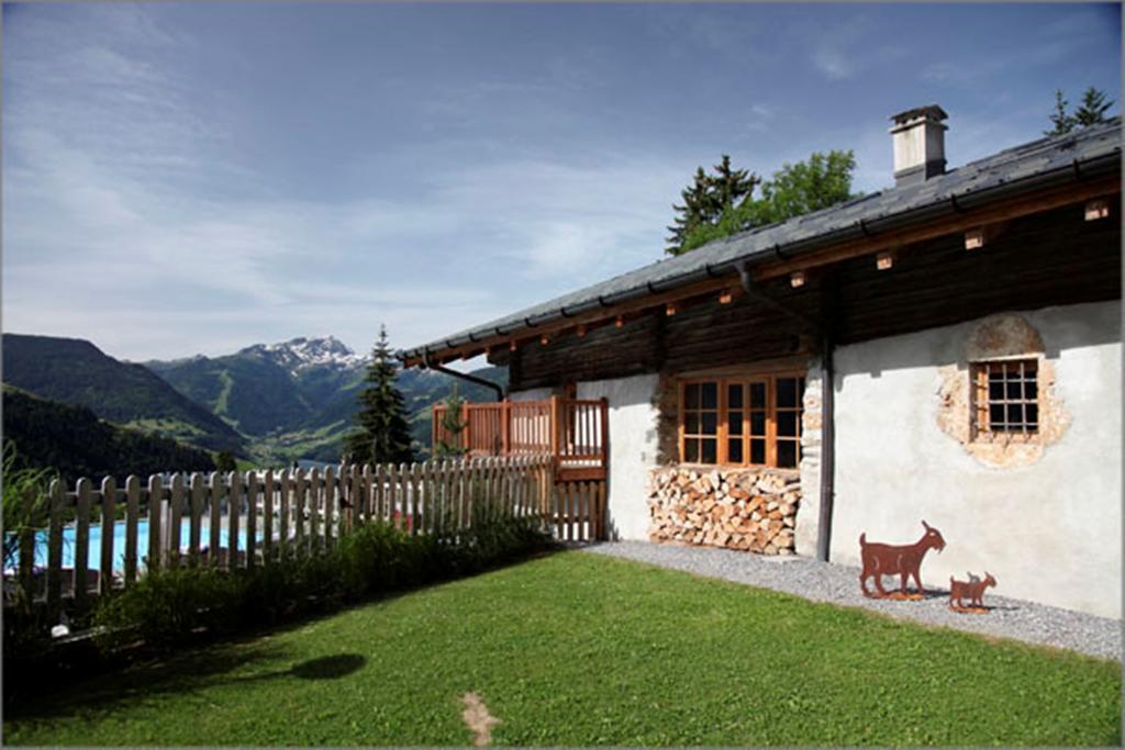 Hotel La Ferme Du Chozal, Chalet De Tradition Hauteluce Exterior photo